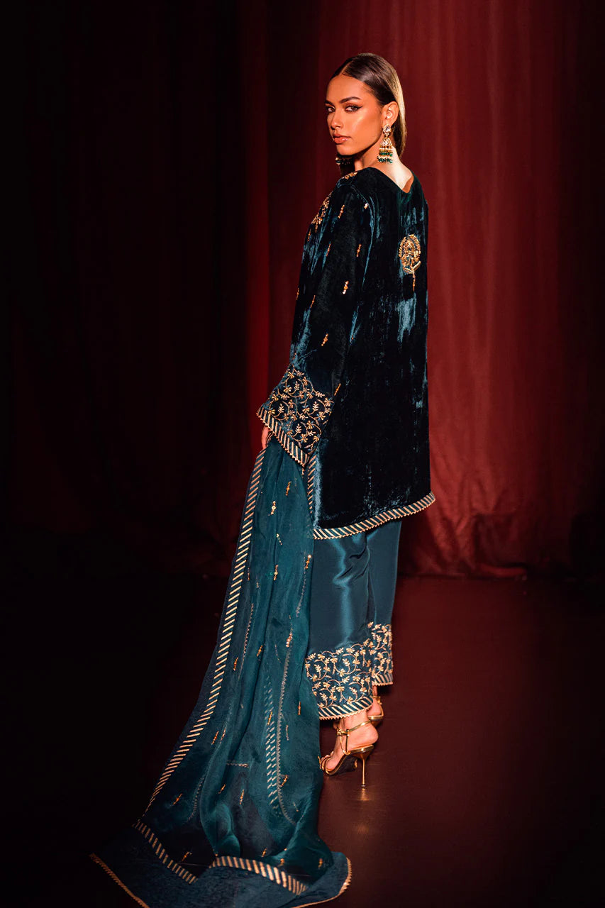 Midnight Velvet Elegance